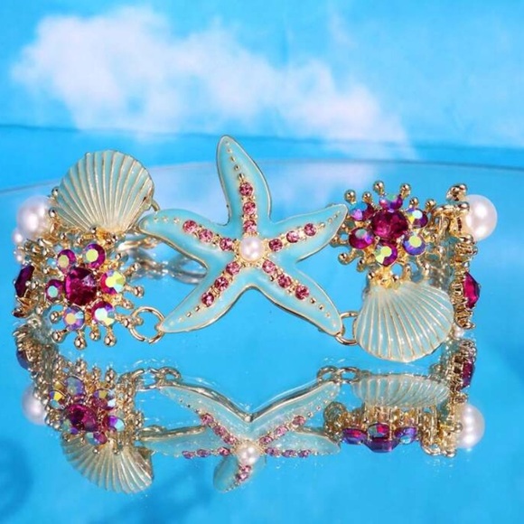 Blue Shell and Starfish Cubic Zirconia Bracelet - Picture 5 of 9